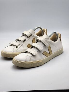 VEJA Recife Logo Sneakers